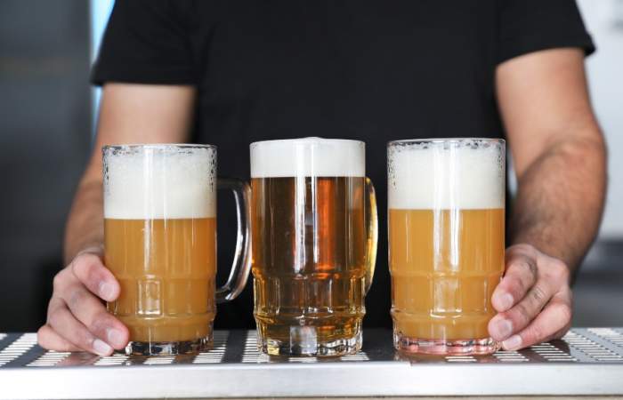 18 bares en Santiago perfectos para combatir el calor con cerveza artesanal