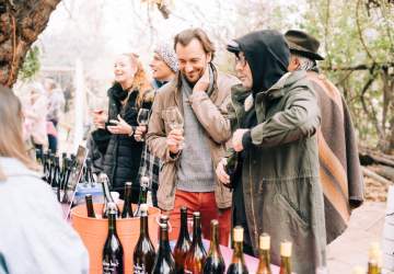 Chanchos deslenguados: la feria de vinos que se hará en un bar-vagón de tren