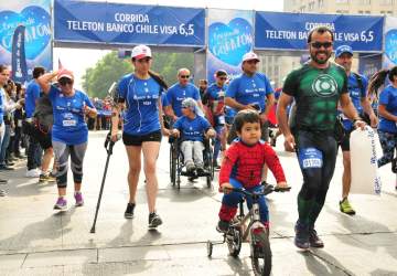 La corrida familiar Teletón llega al Parque O’Higgins para sumarse a la jornada solidaria