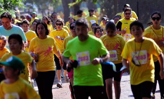 Con una corrida gratuita por las calles de Santiago se celebrará el Día del Deporte