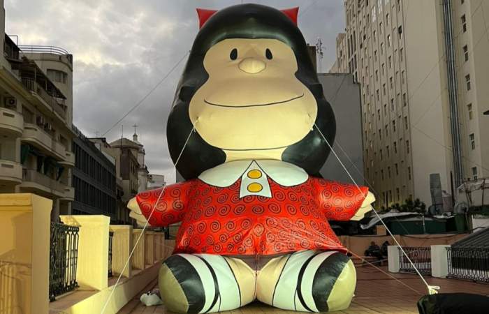 Con Mafalda como anfitriona: Paris Parade regresa a las calles con su desfile navideño