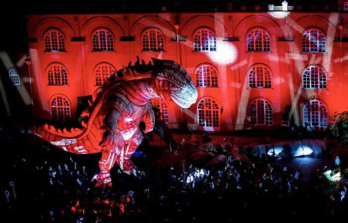 Un dinosaurio enorme y naves espaciales invadirán la Alameda y la Plaza de la Constitución