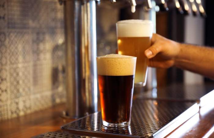 El Hoptimista: el nuevo bar favorito en el barrio Brasil para tomar cervezas y cocteles