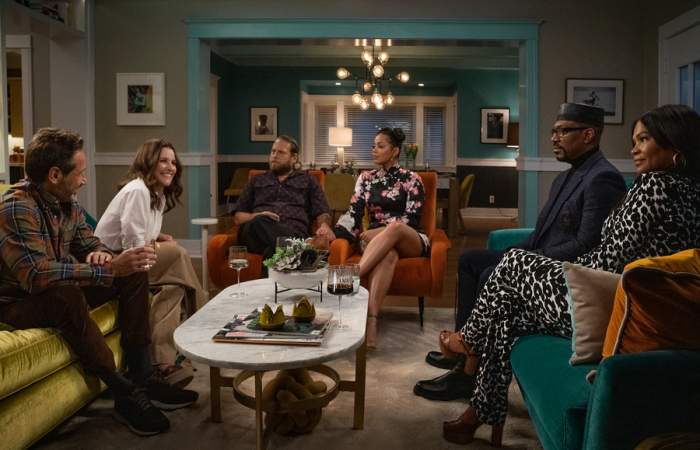 la comedia de Netflix sobre el romance y las diferencias raciales