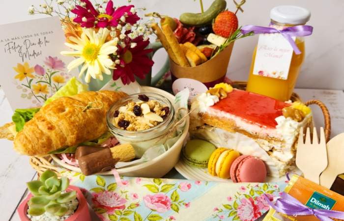 Los desayunos a domicilio más tentadores para regalar en el Día de la Madre