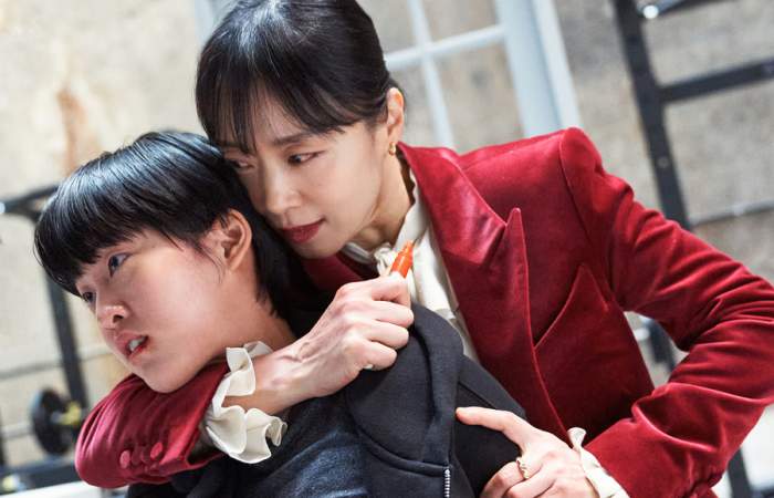 Boksoon debe morir: la intensa cinta coreana de Netflix sobre una sicaria en problemas