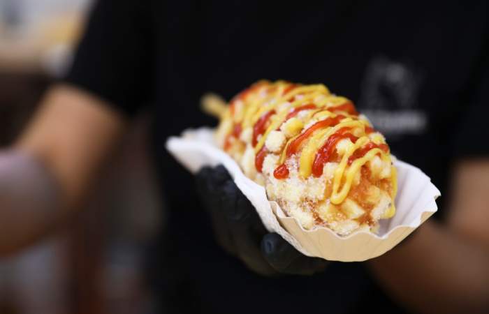 Watanabe Street Food: los corn dogs o hot dog coreanos que son un hit en Lastarria