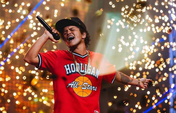 Bruno Mars vuelve a Chile este 2023: precios y detalles de su concierto en el Estadio Monumental