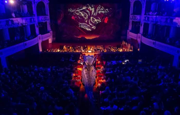 Un enorme dragón irrumpe en la nueva y fántastica ópera familiar del Teatro Municipal