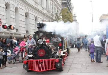 Un tren ofrecerá paseos gratis por el centro de Santiago en el Día del Patrimonio