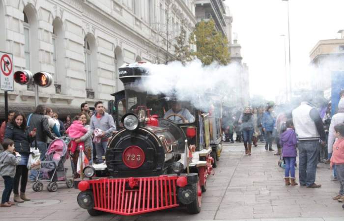 Un tren ofrecerá paseos gratis por el centro de Santiago en el Día del Patrimonio