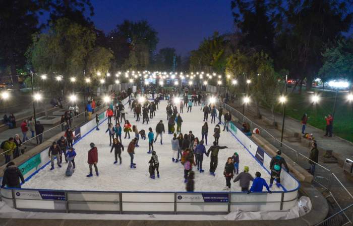 Todo lo que debes saber para ir a la pista de patinaje en hielo del Parque Bustamante