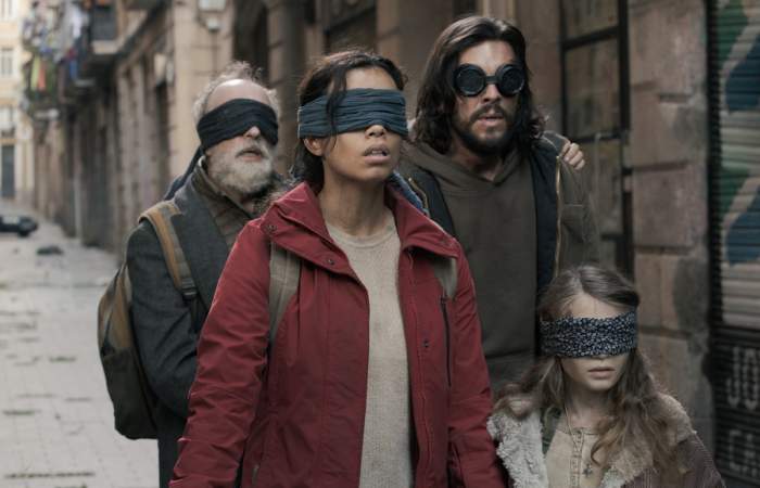 Bird Box Barcelona: la cinta de Netflix donde el terror a ciegas llega a las calles de España