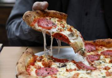 Para pizzeros de corazón: locales en Santiago con tenedor libre de pizza