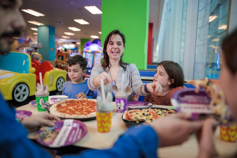 12 restaurantes ideales para salir a comer con niños y niñas en verano