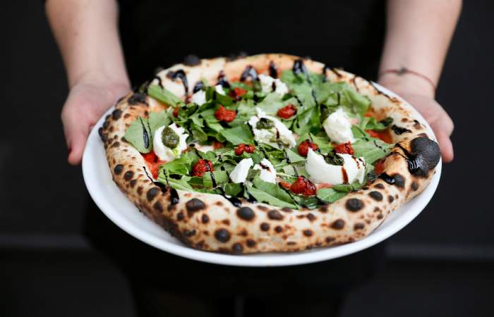 Sicily Pizzeria Moderna & Bar: las adictivas pizzas que abrieron en Vitacura