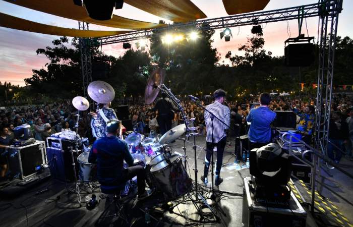Con conciertos gratis en el Parque Bicentenario se sigue celebrando el Día de la Música Chilena
