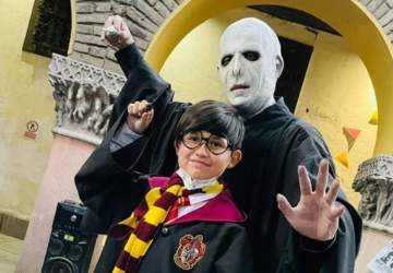 Una feria gratuita de Harry Potter debuta en Ñuñoa con cosplayers, talleres y clases mágicas