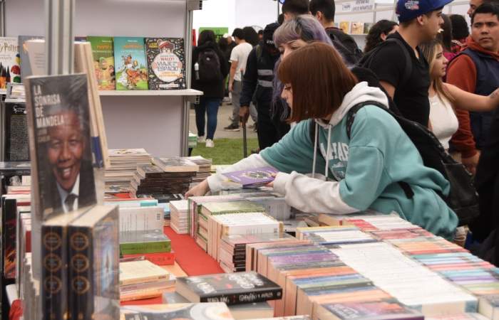 Con entrada gratis y conocidos autores vuelve la Feria del Libro a la Plaza de Maipú