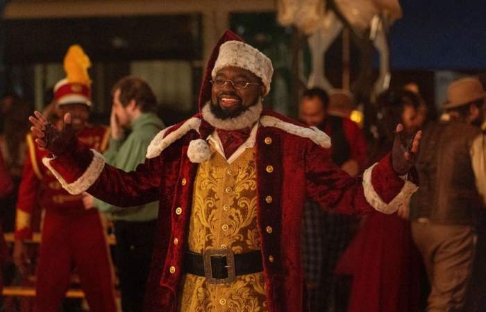 La magia de la Navidad: la comedia familiar de Disney+ con un inusual Santa Claus