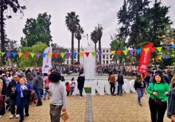 Puro Chile: la feria de destilados nacionales que se toma la Plaza Ñuñoa