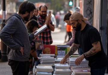 Con precios entre $ 1.000 y $ 7.000: así será la primera Feria de Remate de Libros en el Paseo Bulnes