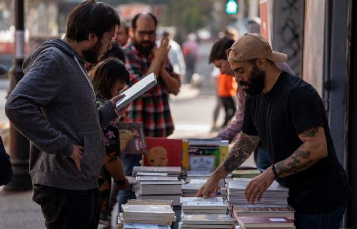 Con precios entre $ 1.000 y $ 7.000: así será la primera Feria de Remate de Libros en el Paseo Bulnes
