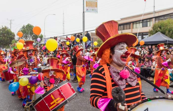 Carnaval de San Antonio vuelve con su pasacalles y shows gratis de Movimiento Original, Los Pulentos y Banda Conmoción
