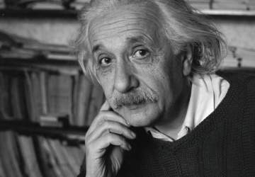 Einstein y la bomba: el docudrama de Netflix sobre el científico y el peligro de la energía atómica