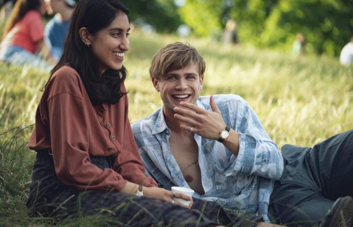 Siempre el mismo día: la emotiva serie británica de Netflix sobre amistad y romance