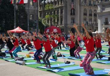 Un festival de yoga con clases gratis aterriza en Estación Mapocho