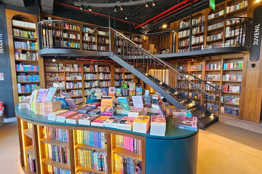 Así es la nueva sucursal de la Librería Antartica en el MUT