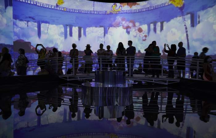 Monet by the water: la nueva experiencia inmersiva que llegó al Parque Bicentenario