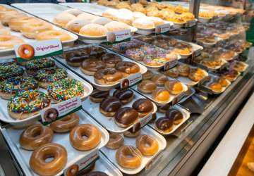 Krispy Kreme regalará hasta un año de donuts gratis para celebrar su primer aniversario
