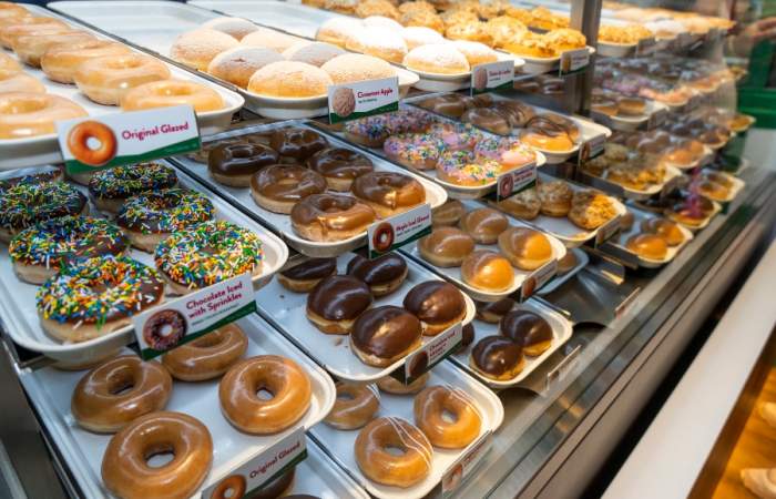 Krispy Kreme regalará hasta un año de donuts gratis para celebrar su primer aniversario