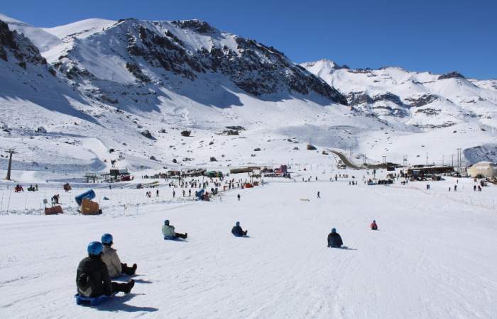 El parque de montaña en Farellones ya abrió su temporada para divertirse en la nieve
