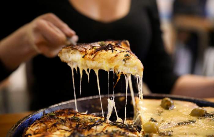 La Argentina Pizzería estrenó un local frente a la Plaza de Armas de Santiago