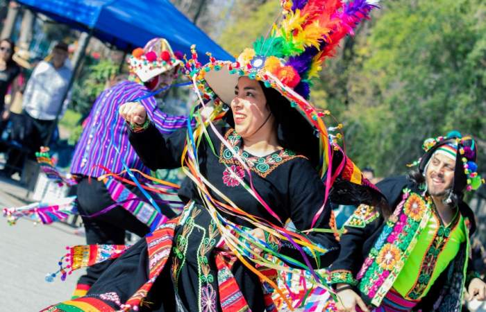 Con un colorido pasacalle en el centro de Santiago se celebrará el Día Mundial del Folclor