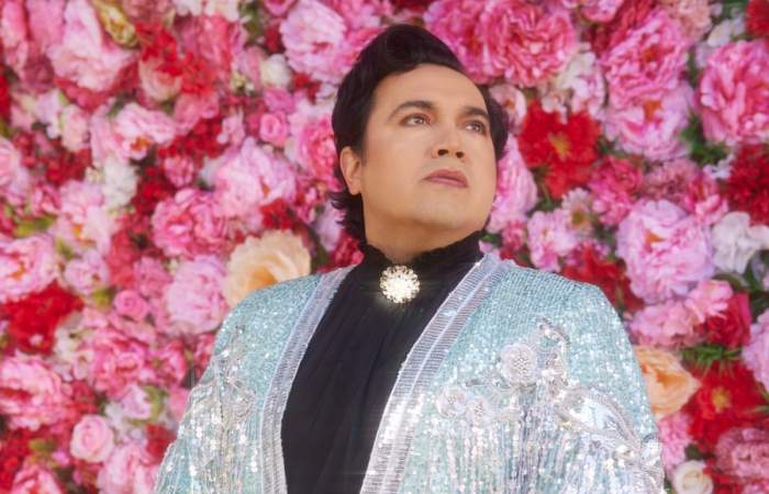 Tú eres la tristeza de mis ojos: el melodramático musical en homenaje a Juan Gabriel