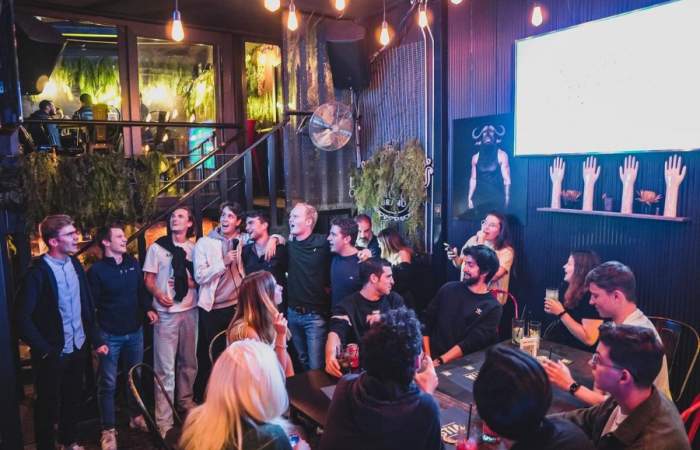 Bar Bestia: las mejores noches de karaoke están en Manuel Montt