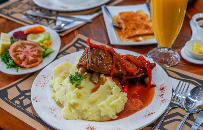 Entre Compas: la picada con los almuerzos caseros más sabrosos del Persa Biobío