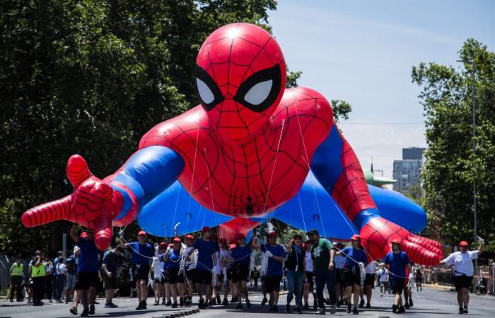 Paris Parade 2024: fecha, recorridos y detalles del desfile navideño en Santiago