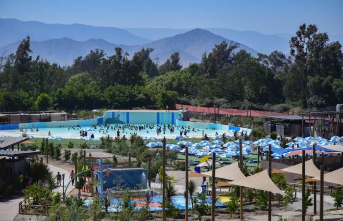 7 refrescantes piscinas en Santiago perfectas para capear el calor